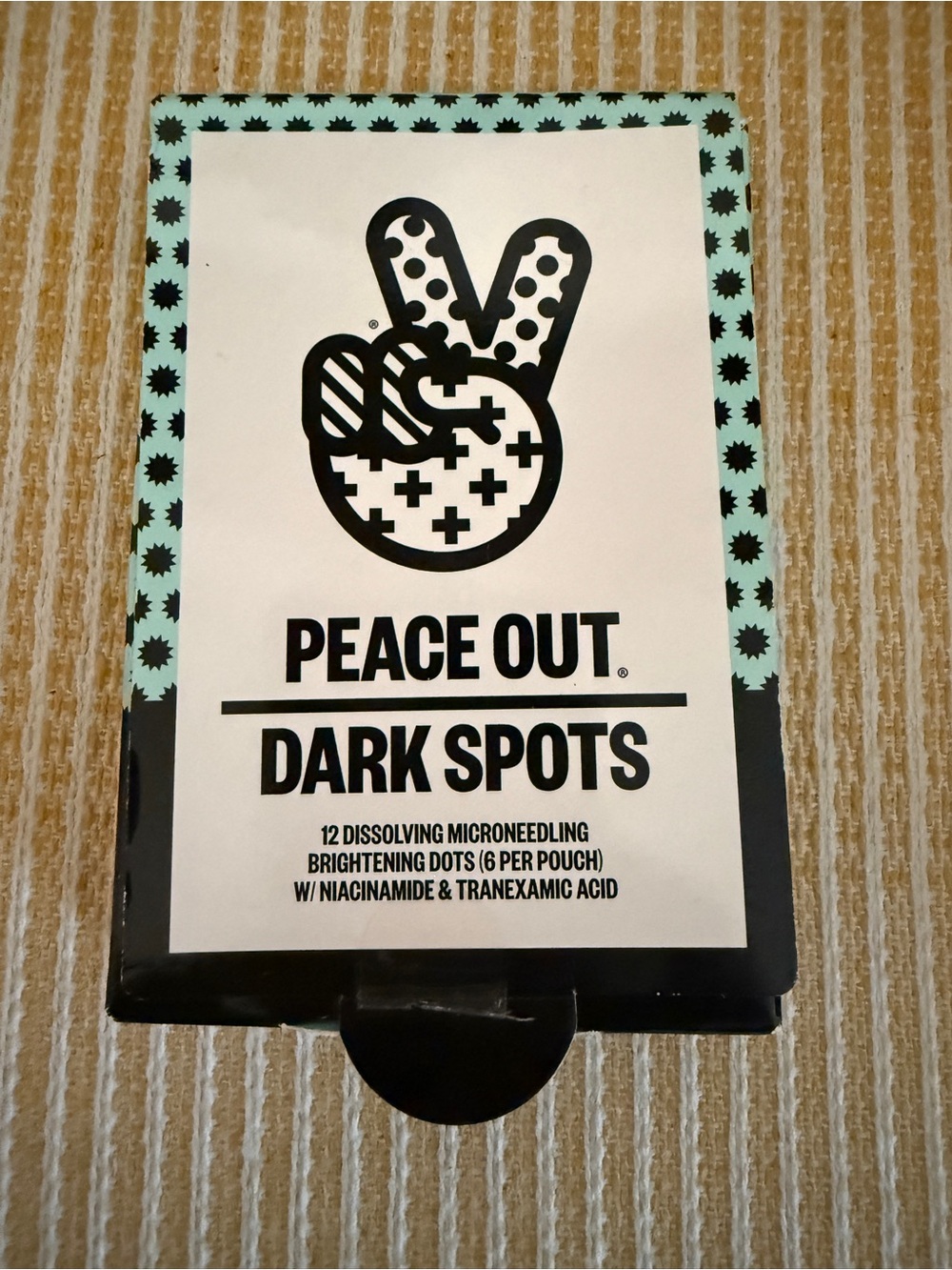 Peace Out Dark Spots Brightening Microneedling Dots - Mint/Black
